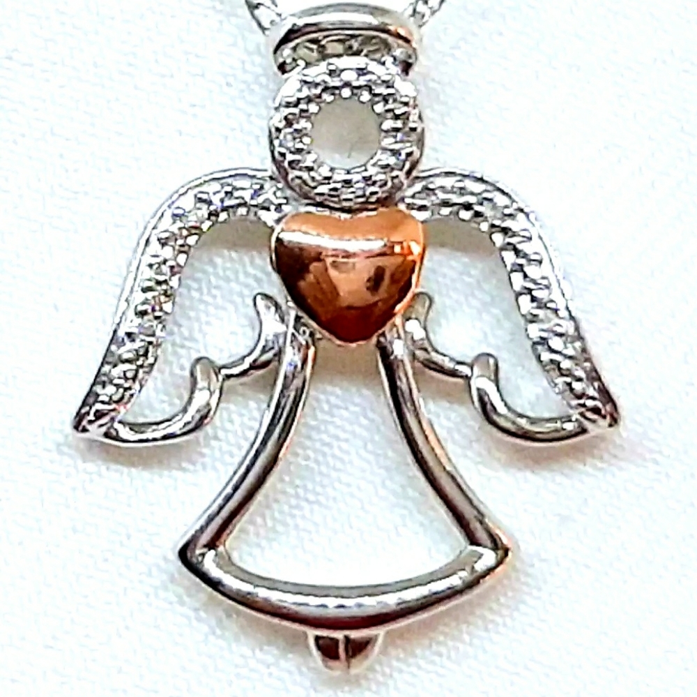 New Amazing .25ctw Diamond Angel Pendant with Free 18" Chain!